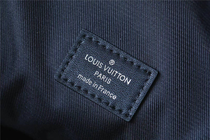 Louis Vuitton Campus Backpack Damier Infini 3D Navy Blue / Black For Men, Bags 39cm Louis Vuitton N50021