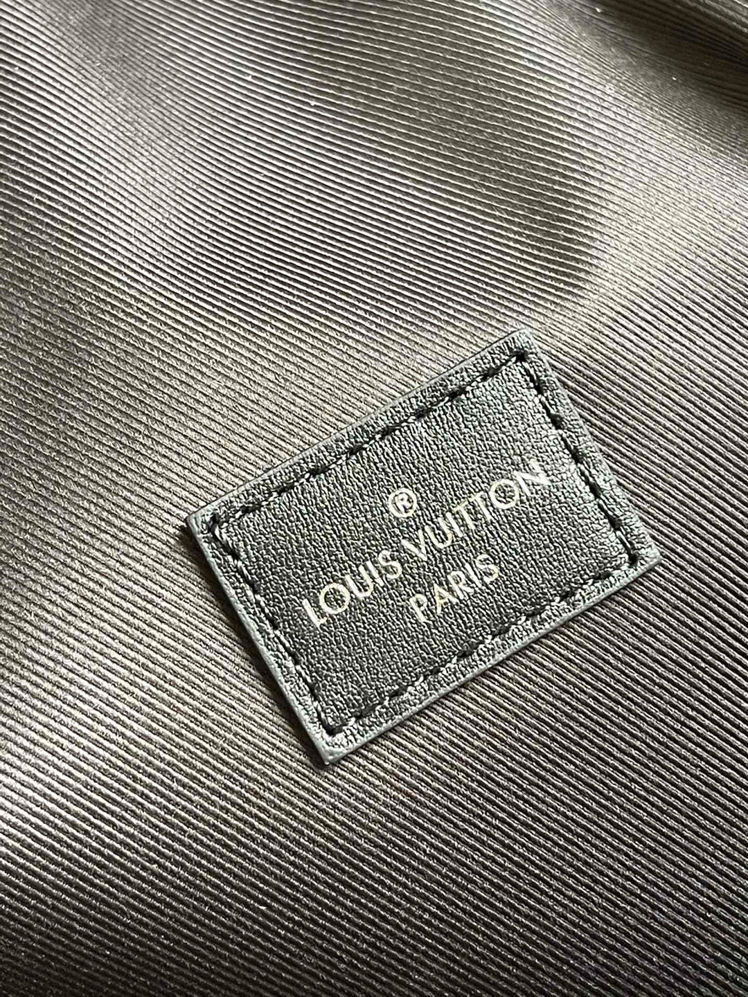Louis Vuitton Campus Backpack Damier Graphite 3D Canvas Grey For Men, Bags 39cm Louis Vuitton N50009