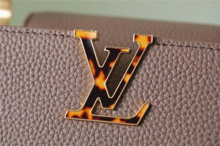 Louis Vuitton Capucines BB Taurillon Light Brown  Shoulder And Crossbody Bags 26cm/10.6in Louis Vuitton