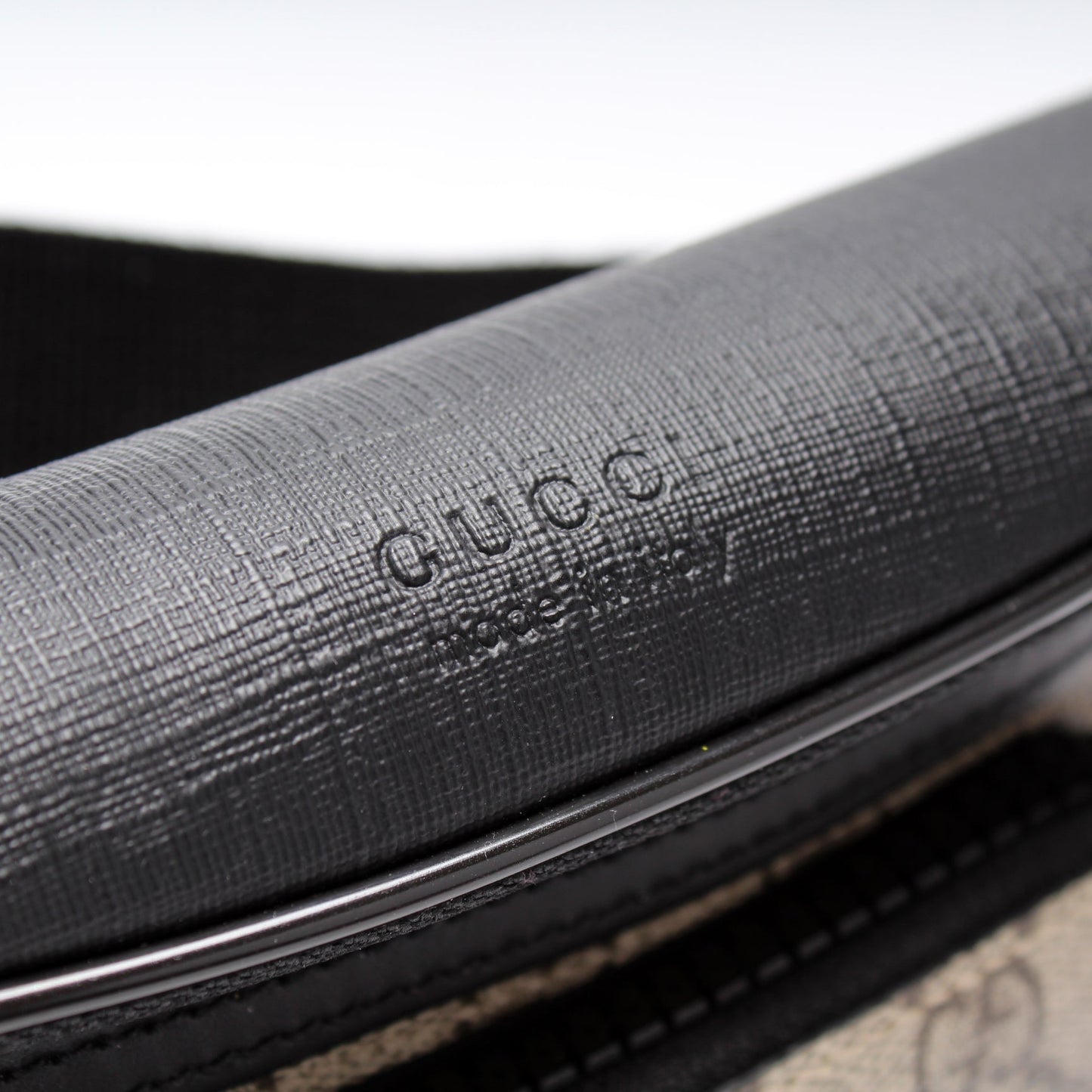 450946 Gucci Supreme Belt Bag