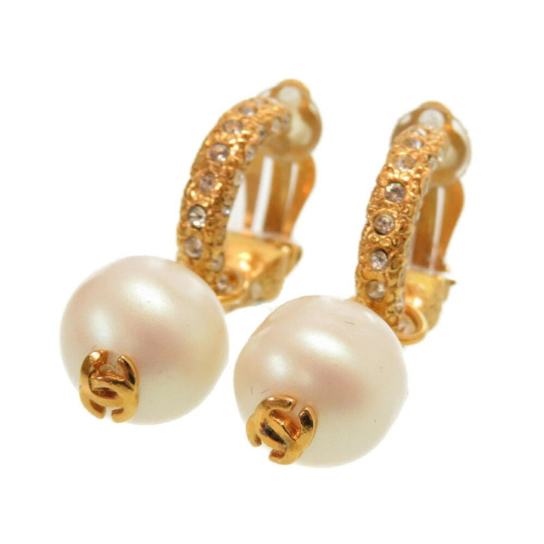 Chanel Vintage Fake Pearl Stone Coco Mark 01P Gold Earrings Accessories